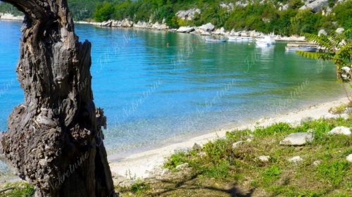 Luksuzna villa s bazenom, u prirodnom okruženju, pogled more